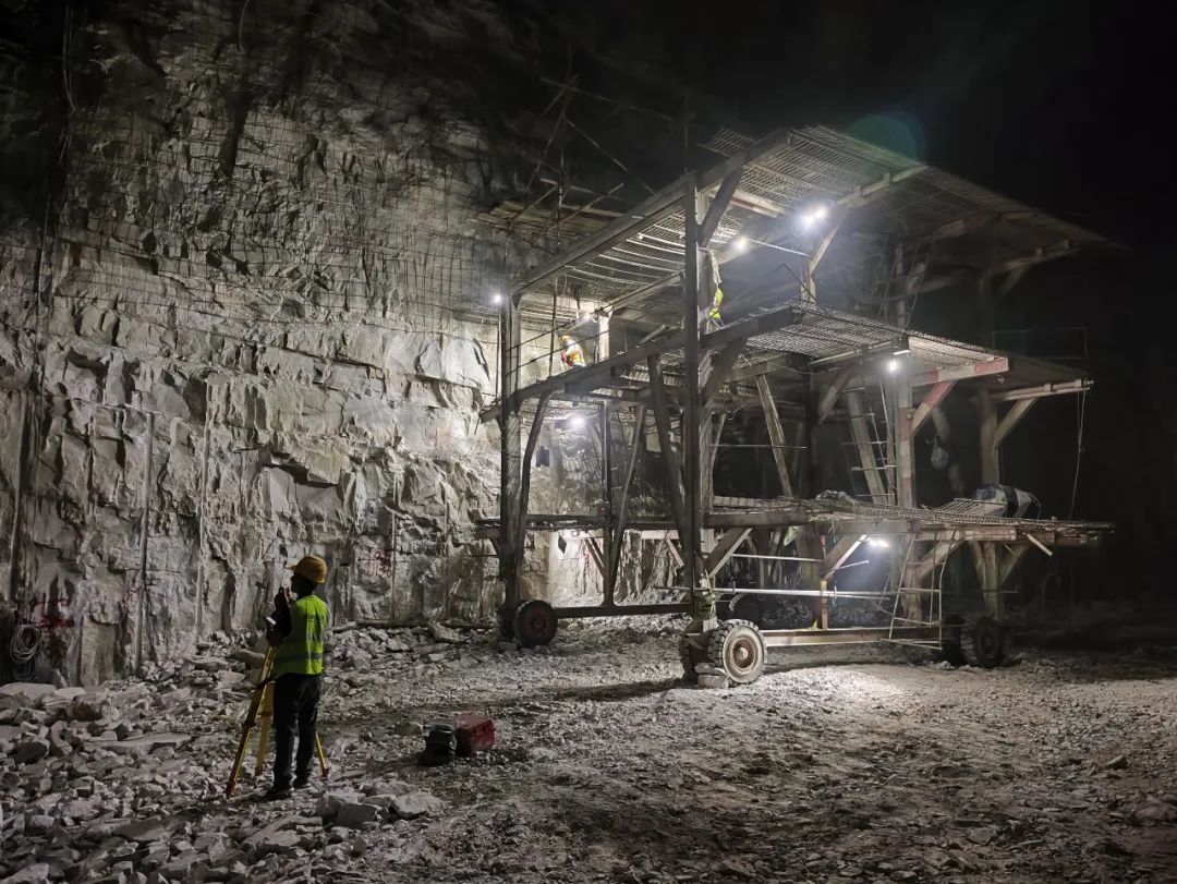 以山為勢，化水為能——烏海“超級蓄電池”建筑物電力系統(tǒng)安裝探秘