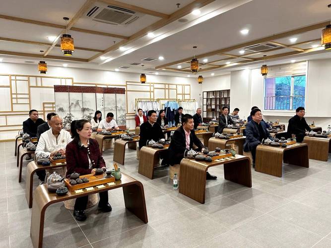 鄉情搭橋促交流，東莞市河南商會會長劉全貴帶隊組團拜訪虎門外國語學校